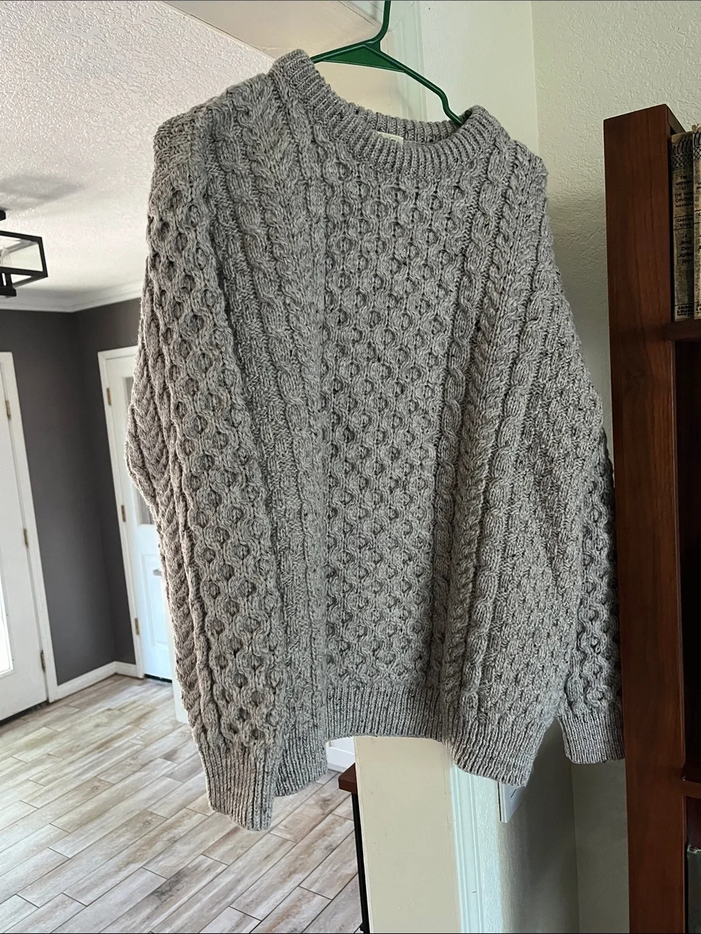 Classic Carraig Donn  
Cable-Knit Crewneck Sweater in Light Gray - Picture 5 of 9